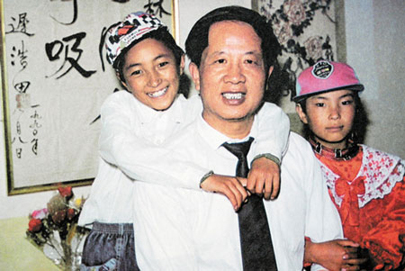 �׷�ɭ�������ڼ������������¶���������ӡ�͹�ɣ�Ҹ��������������ߡ�