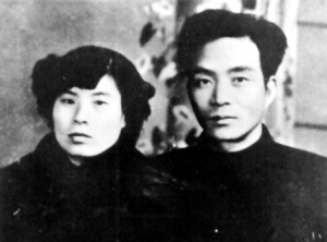 ���ս˷˷��ԡ������빲��ս�ѳ�Ϊһ�����Ź�ͬ����İ��¡����ǽ�ԣ»�������쿡�Ž��ʱ����Ӱ��